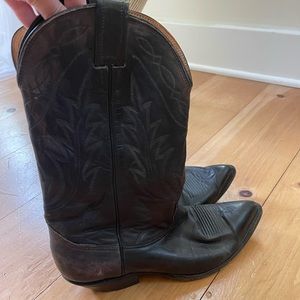 Vintage black Nocona brand cowboy boots size women’s 10, men’s 8